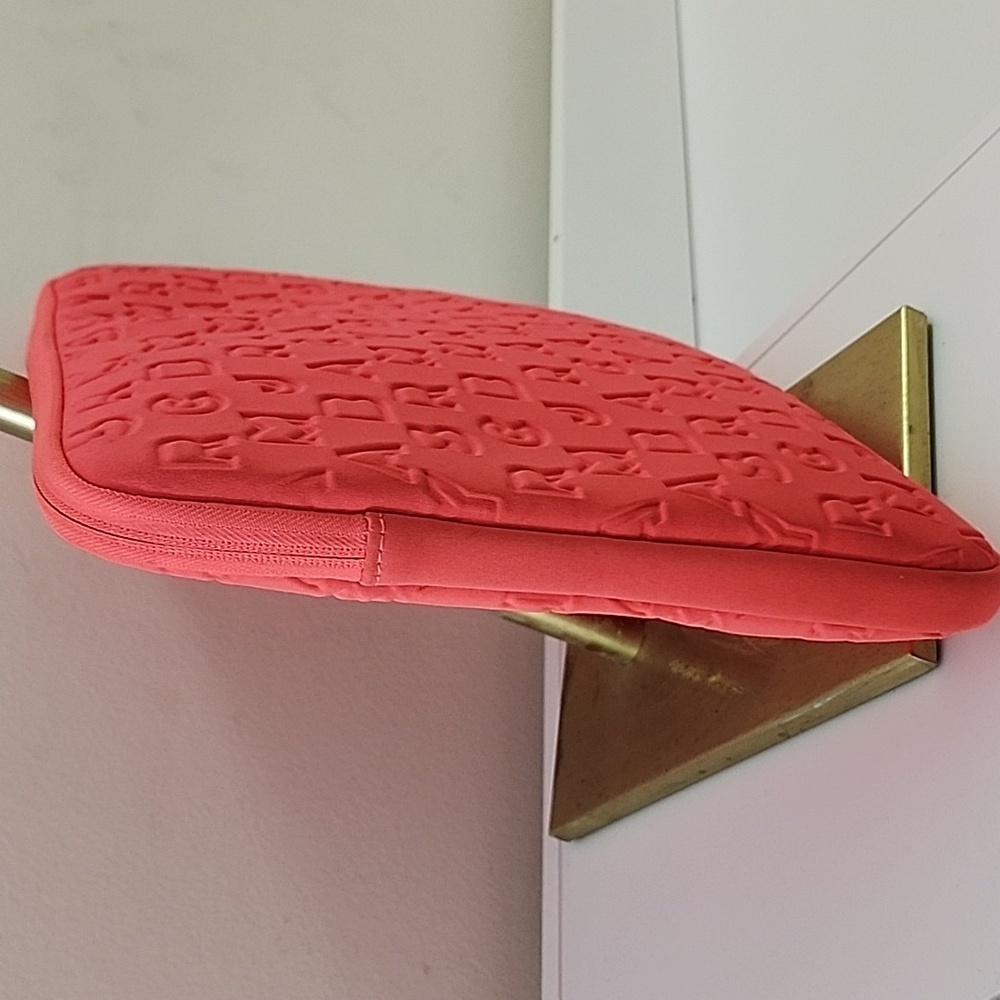 MARC  BY  MARC JACOBS Neon  Neoprene  Tablet Case - Picture 7 of 16